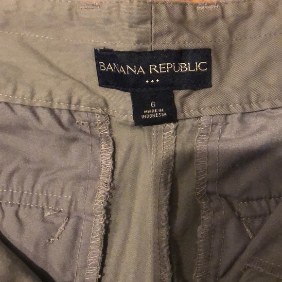 Banana Republic Women’s Short - Picture 2 of 3